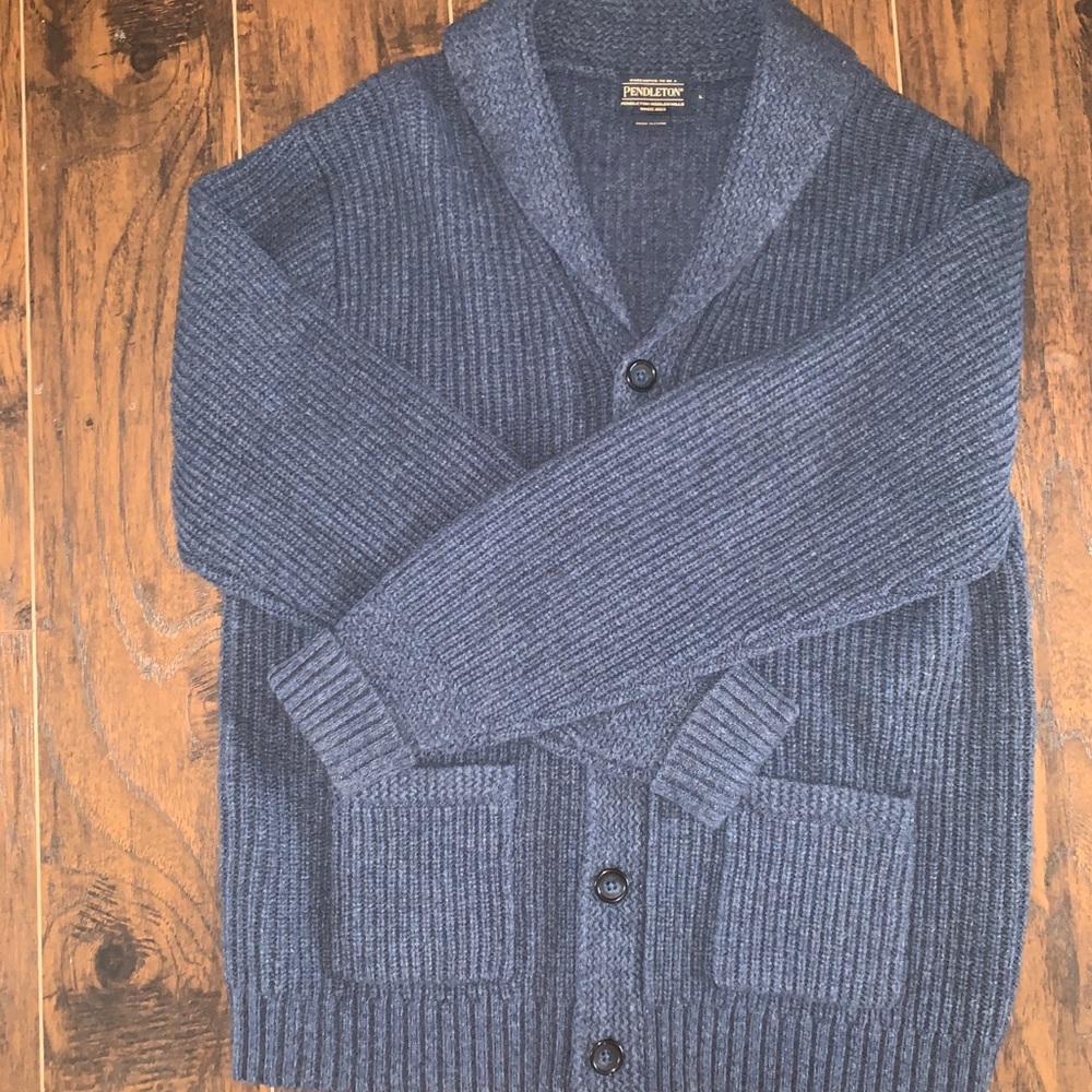 Men’s Large Pendleton blue sweater